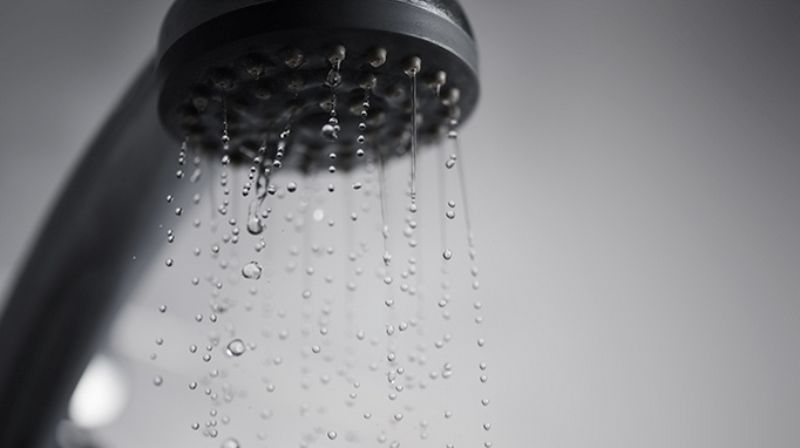 Lượng nước đọng lại trên vòi sen sau khi sử dụng