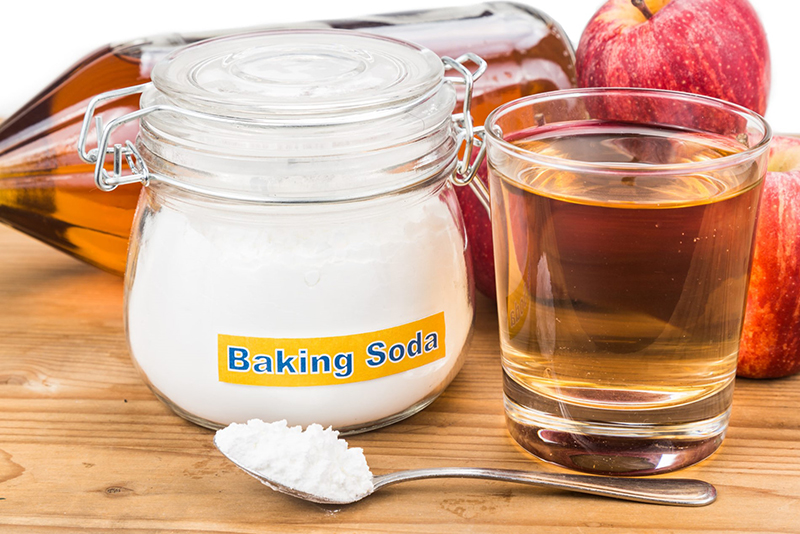 Thông cống bằng giấm và baking soda